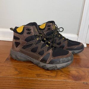 Men’s St. John's Bay Black and Brown Hiking Shoes